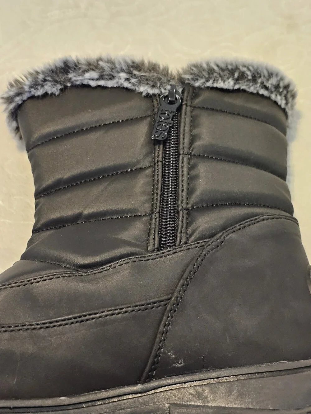 Single Totes Ada Women’s Size 8,7 Black Winter Snow Boot RIGHT FOOT ONLY